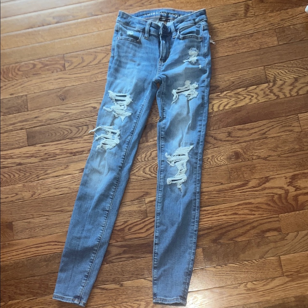 American Eagle Outfitters Light Blue Distressed Skinny Jeans
